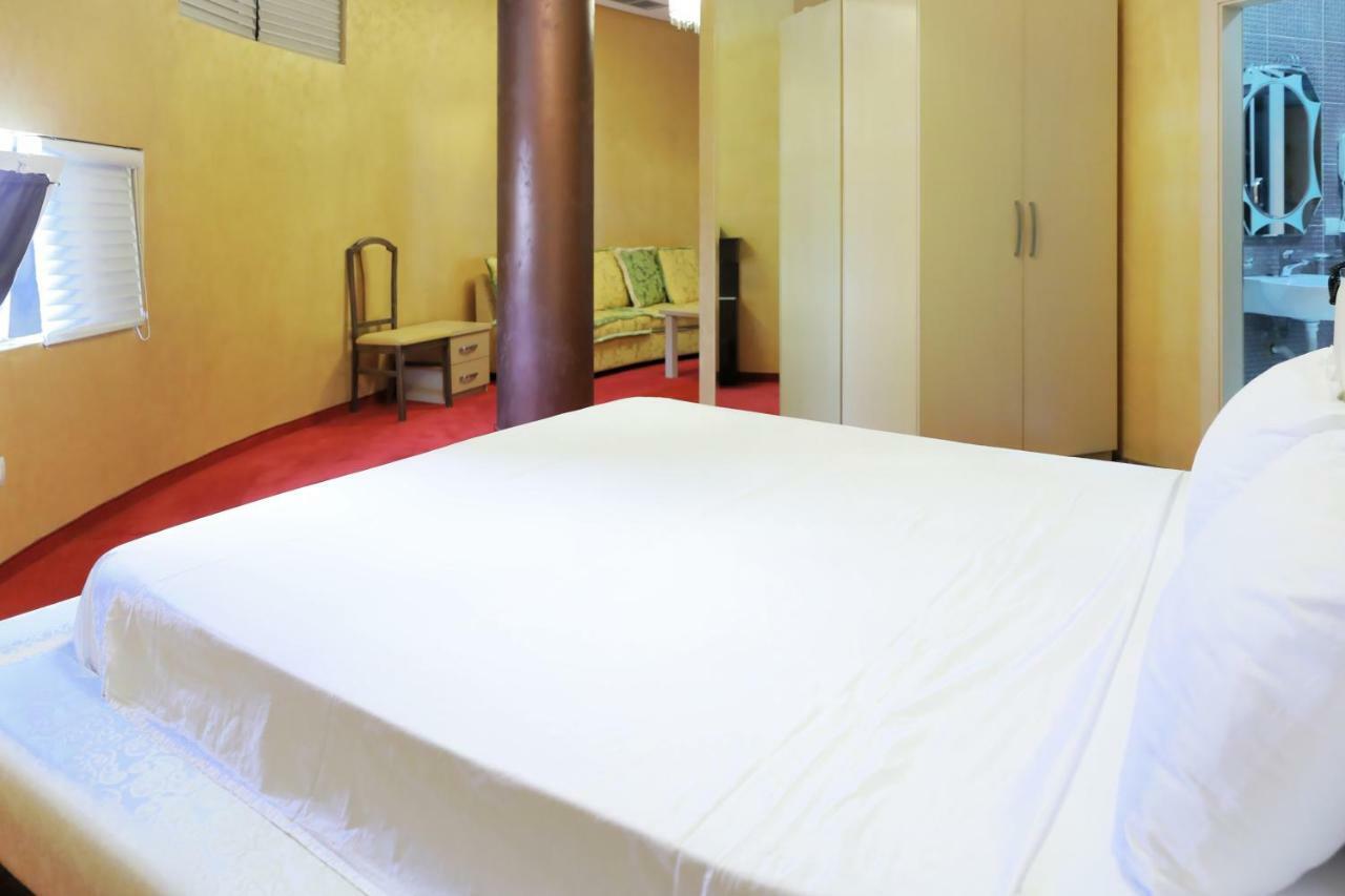 Hotel Gjuta 地拉那 外观 照片