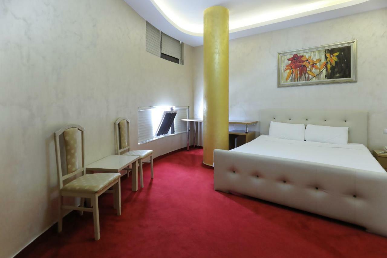 Hotel Gjuta 地拉那 外观 照片