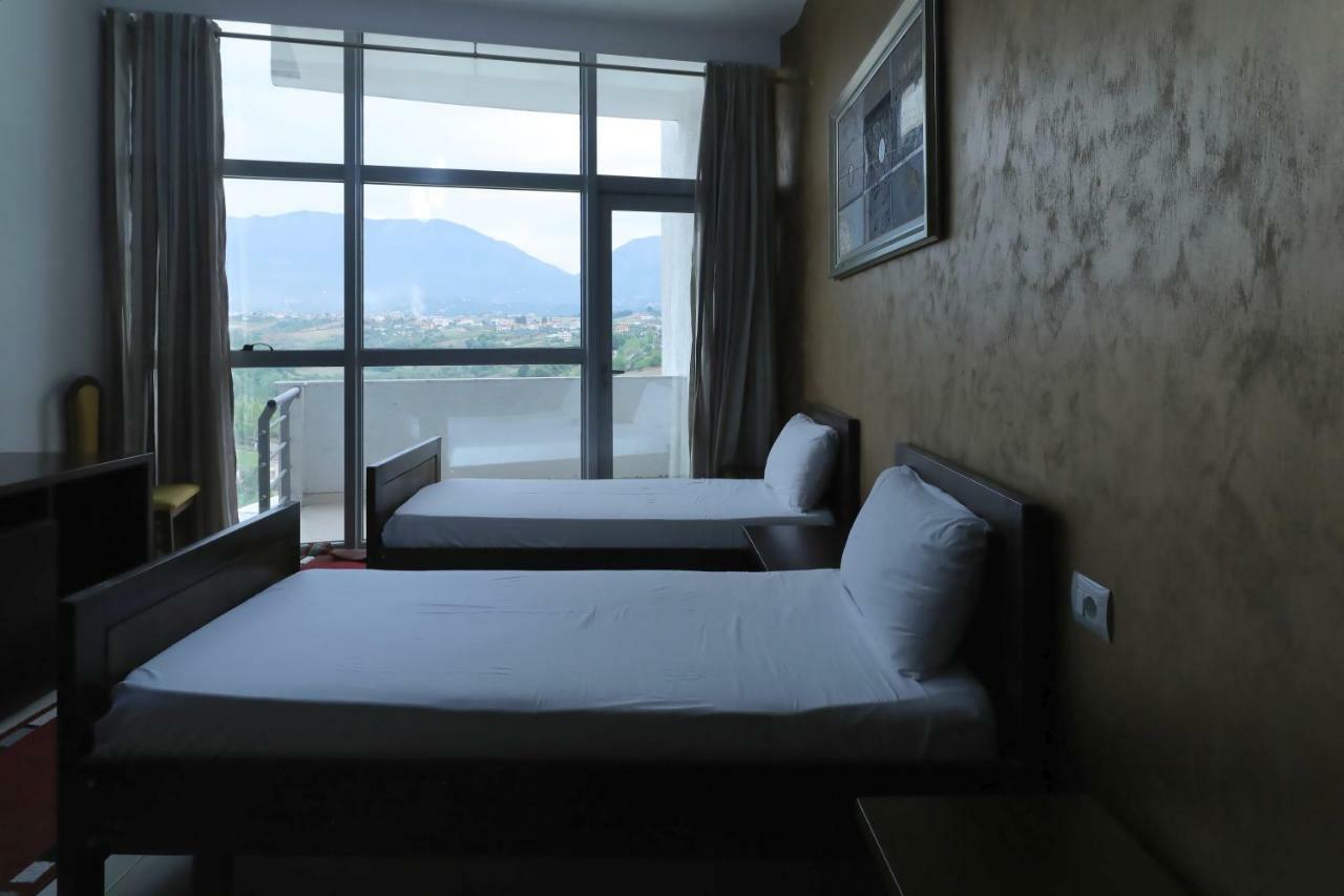 Hotel Gjuta 地拉那 外观 照片
