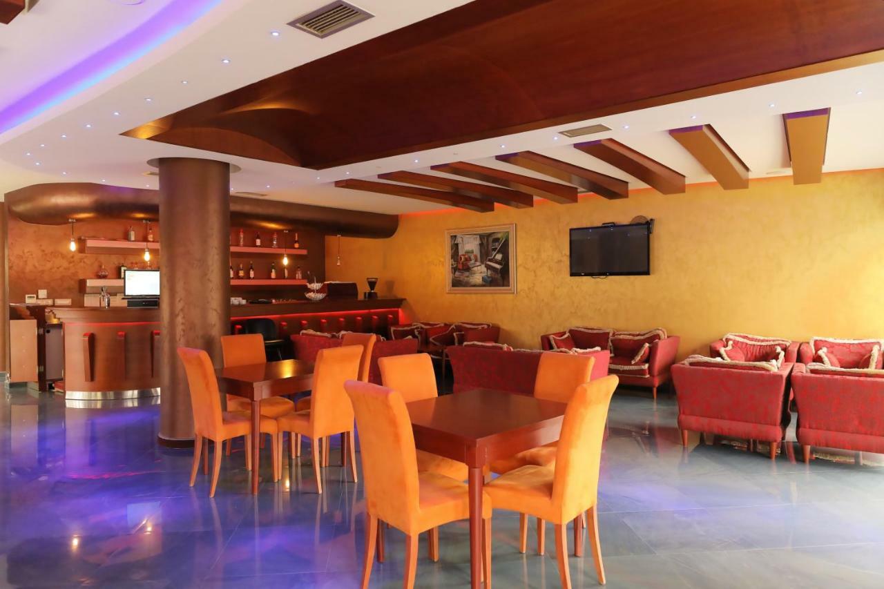Hotel Gjuta 地拉那 外观 照片