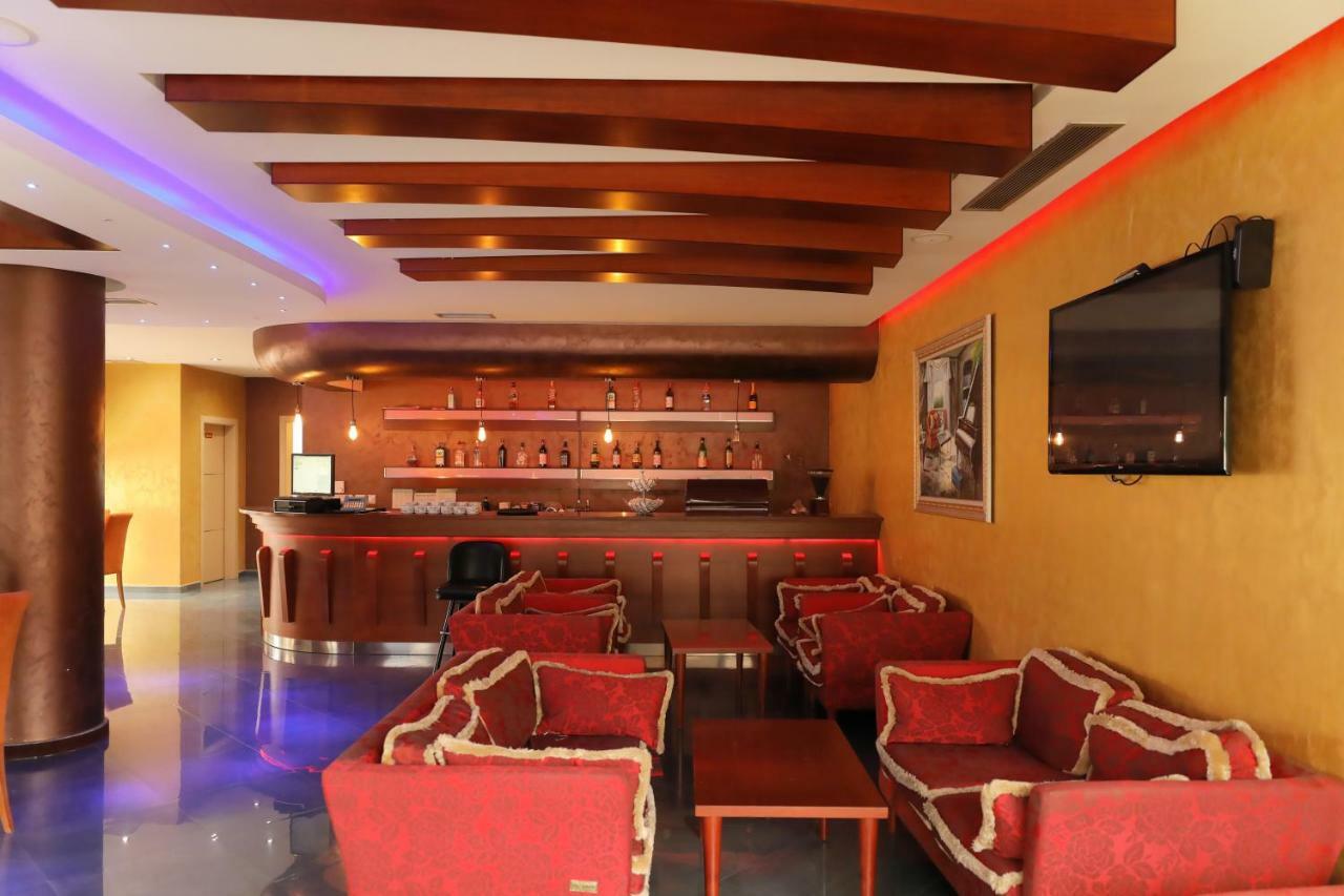 Hotel Gjuta 地拉那 外观 照片