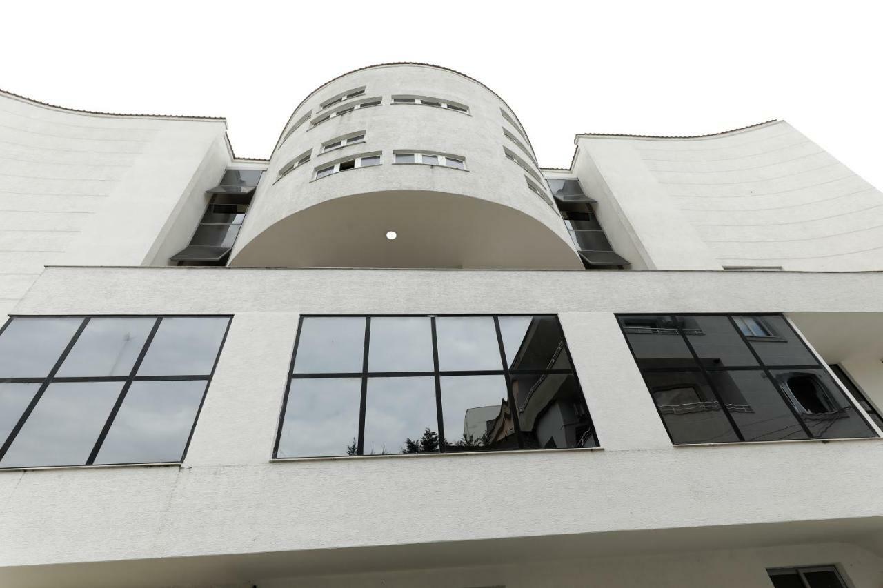 Hotel Gjuta 地拉那 外观 照片