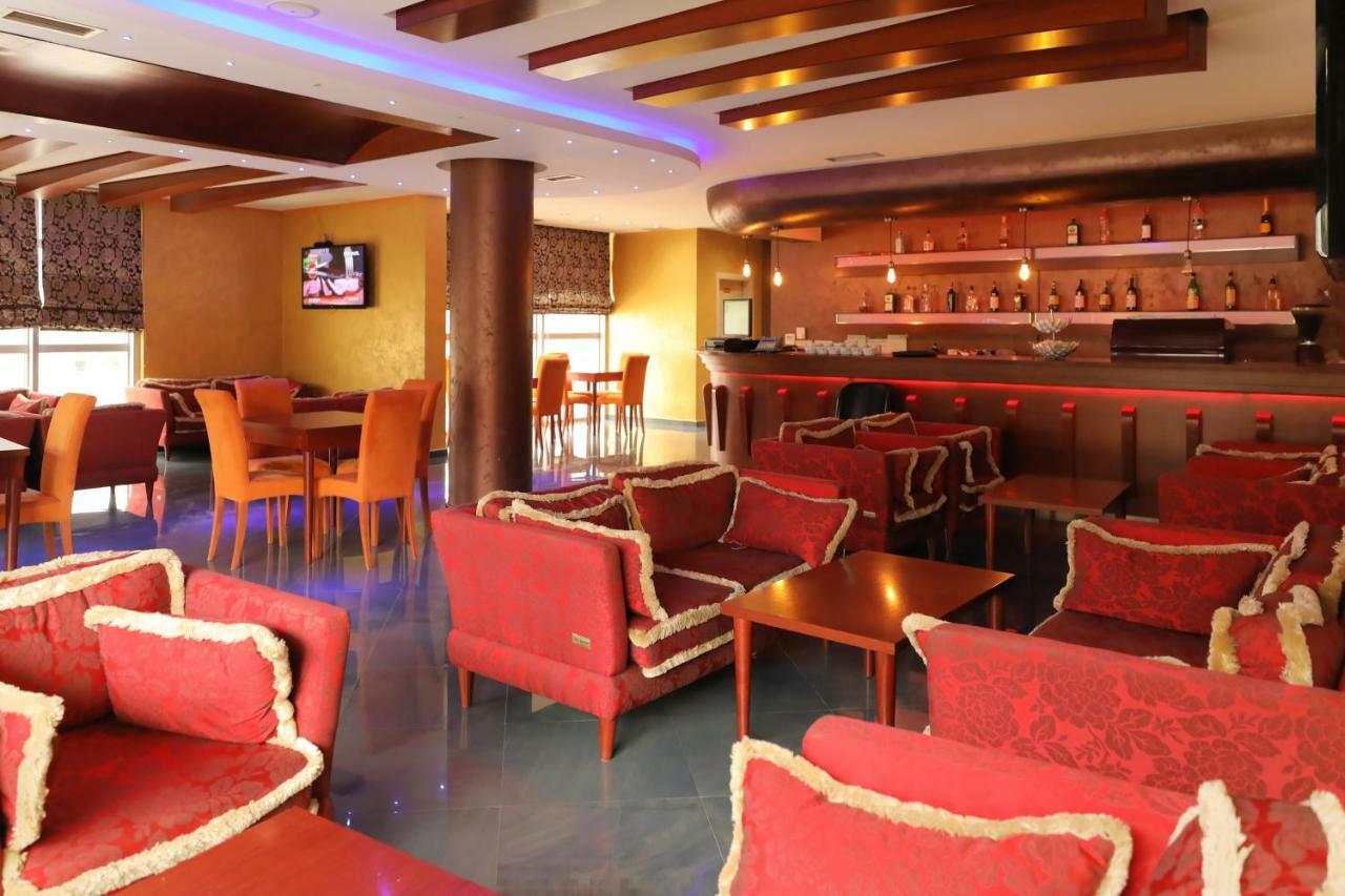 Hotel Gjuta 地拉那 外观 照片