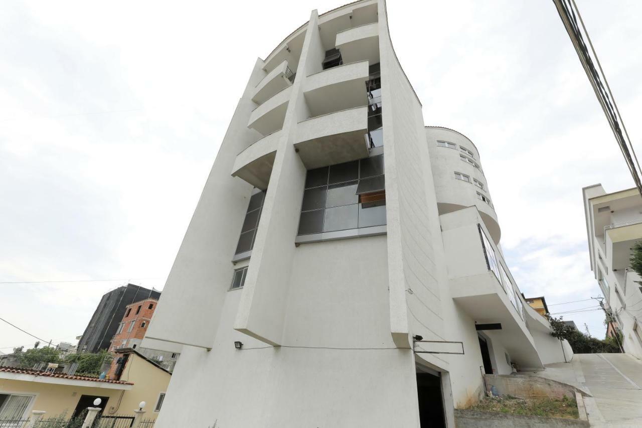 Hotel Gjuta 地拉那 外观 照片