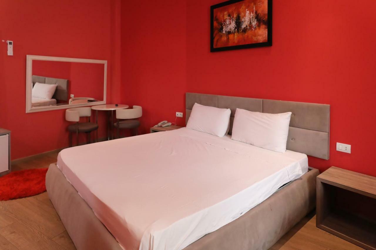 Hotel Gjuta 地拉那 外观 照片
