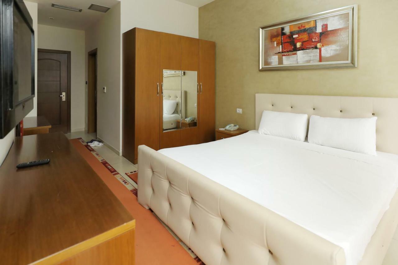 Hotel Gjuta 地拉那 外观 照片