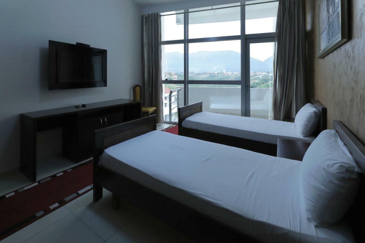 Hotel Gjuta 地拉那 外观 照片