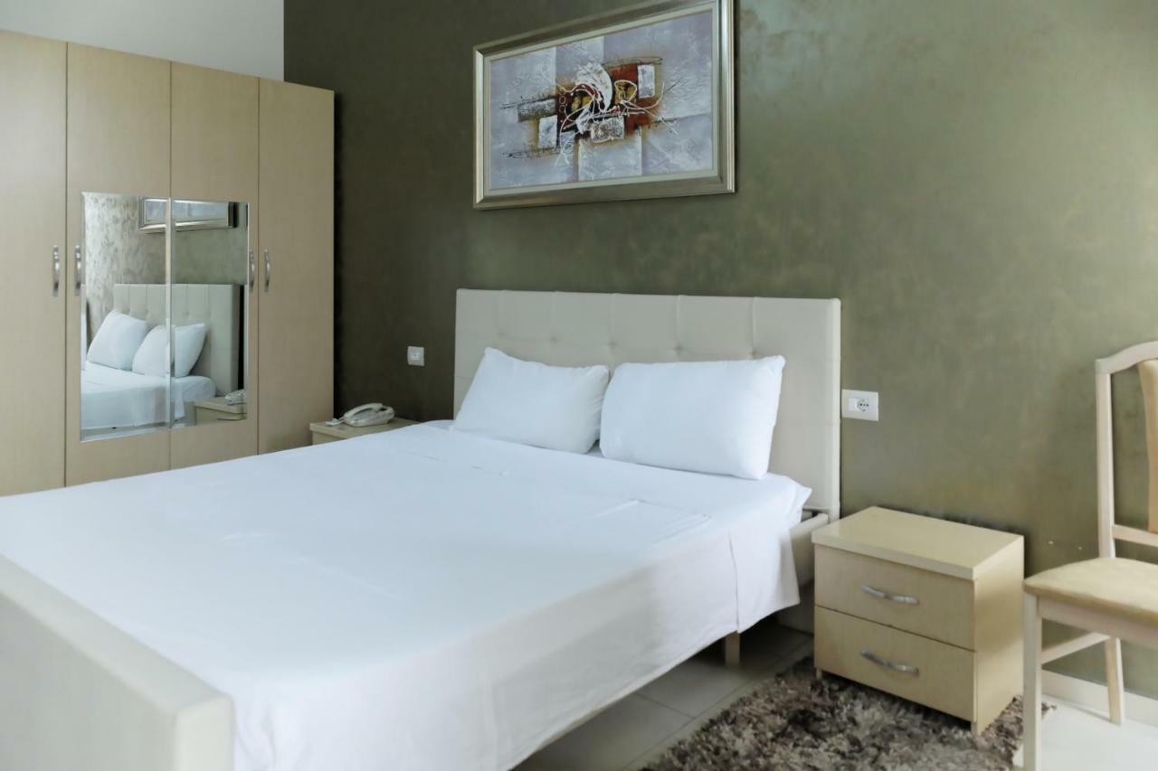 Hotel Gjuta 地拉那 外观 照片