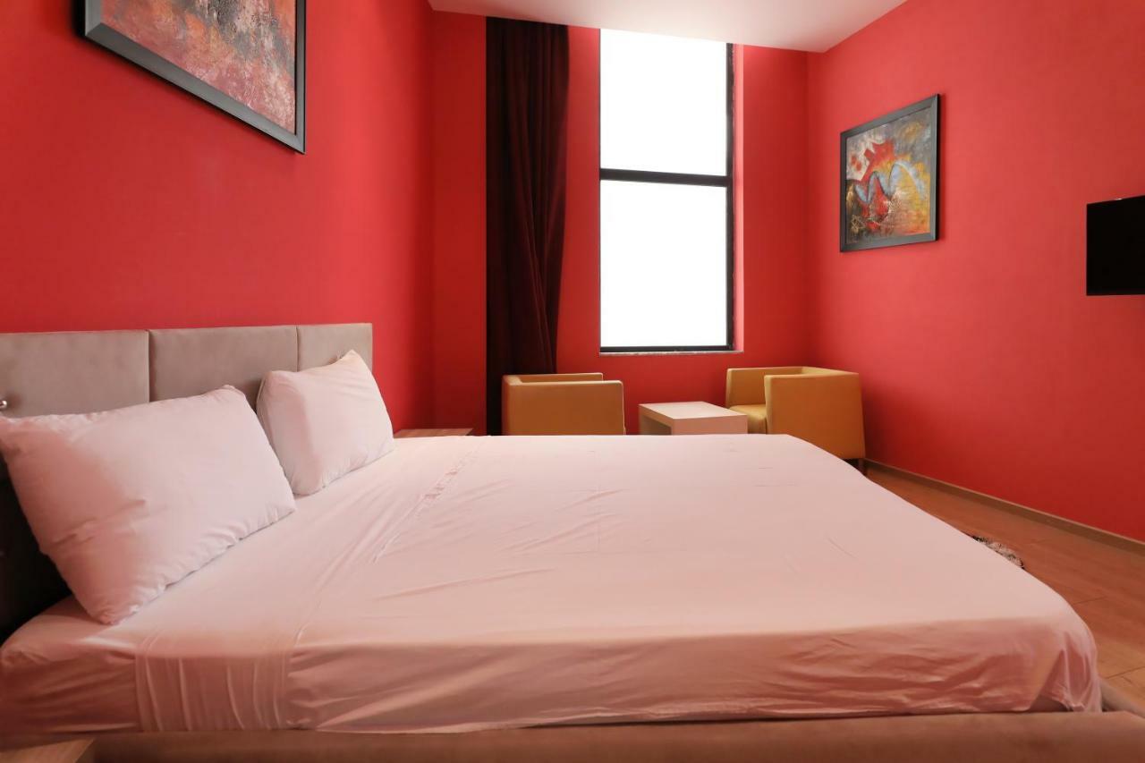 Hotel Gjuta 地拉那 外观 照片