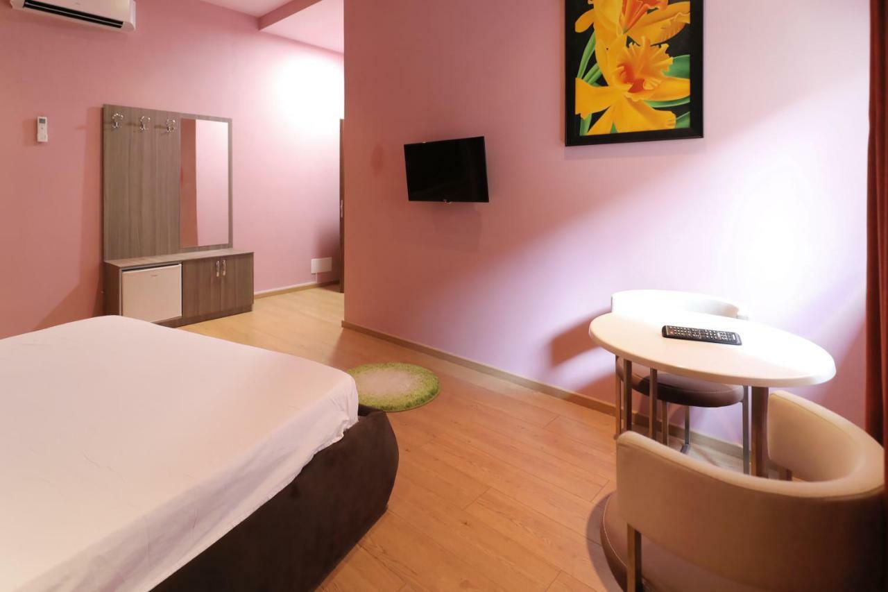 Hotel Gjuta 地拉那 外观 照片